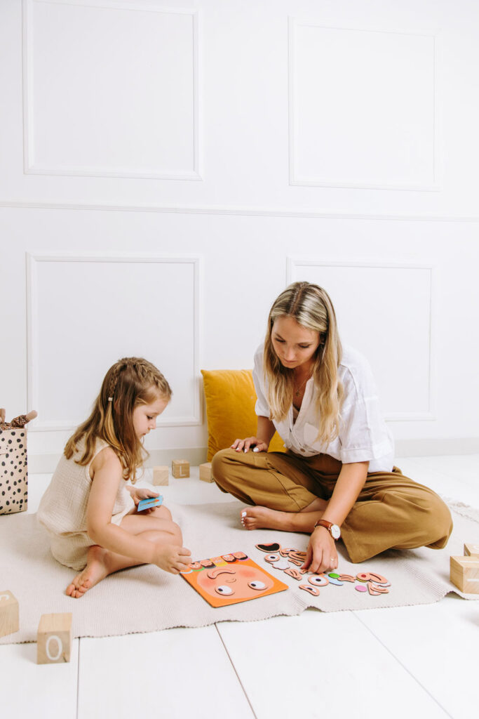 specialni pedagog z otrokom